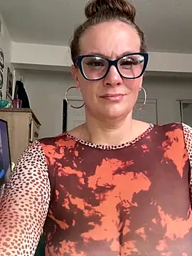 Snapshot of Ariasweetaspie chatting on November 26, 2025, 7:47 pm Ariasweetaspie online show from November 26, 2025, 7:47 pm