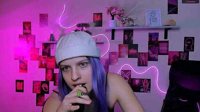 kaela spell  online show from April 20, 2026, 3:53 am