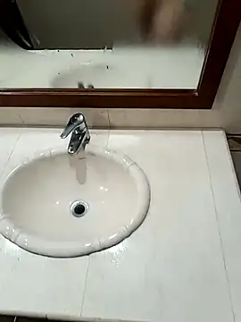 Snapshot of alvar2we32 chatting on September 15, 2025, 11:10 am alvar2we32 online show from September 15, 2025, 11:10 am