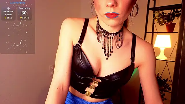 Snapshot of KarenSmitht chatting on March 2, 2026, 4:14 pm KarenSmitht online show from March 2, 2026, 4:14 pm