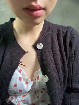 Snapshot of Bella_sexy98 chatting on November 19, 2025, 4:12 am Bella sexy98 online show from November 19, 2025, 4:12 am