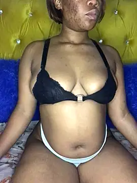 Snapshot of LeehXXY chatting on November 17, 2025, 5:39 pm LeehXXY online show from November 17, 2025, 5:39 pm