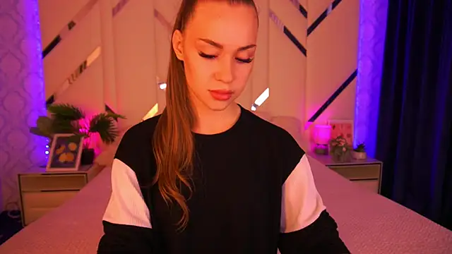 SweetAngellic online show from October 6, 2025, 12:39 pm