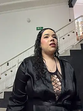 krisstenSantos online show from March 10, 2026, 2:32 pm