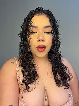 krisstenSantos online show from February 7, 2026, 1:41 pm