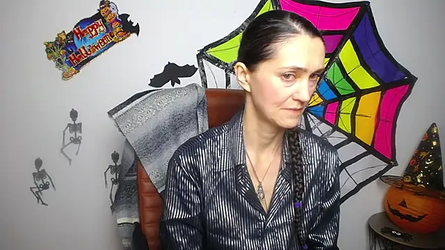 Snapshot of TayaFinch chatting on October 31, 2025, 2:46 pm TayaFinch online show from October 31, 2025, 2:46 pm