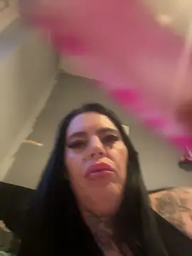 DIRTY PAISLEY X online show from April 22, 2026, 7:42 pm