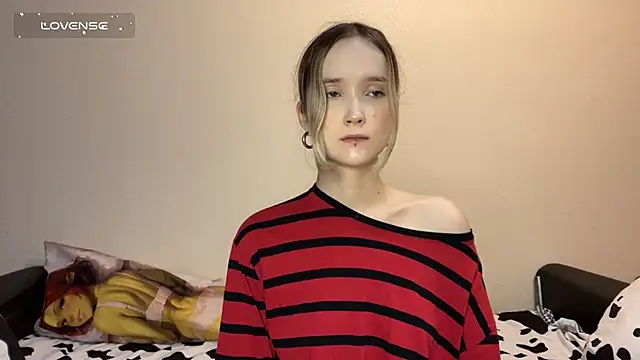 Snapshot of SoftcoreAlly chatting on November 10, 2025, 12:32 pm SoftcoreAlly online show from November 10, 2025, 12:32 pm