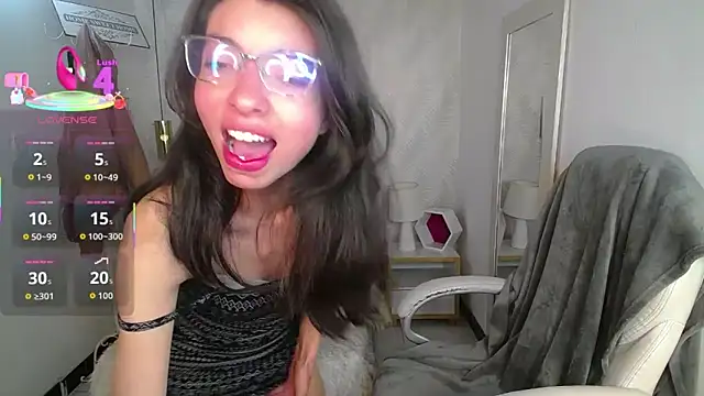 Snapshot of alllyson_ chatting on October 24, 2025, 9:36 pm alllyson online show from October 24, 2025, 9:36 pm