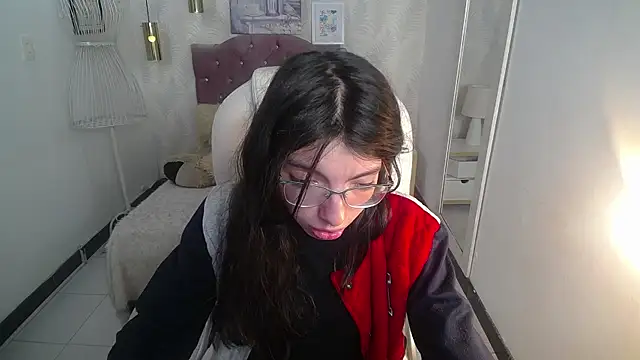 Snapshot of alllyson_ chatting on November 14, 2025, 8:45 pm alllyson online show from November 14, 2025, 8:45 pm