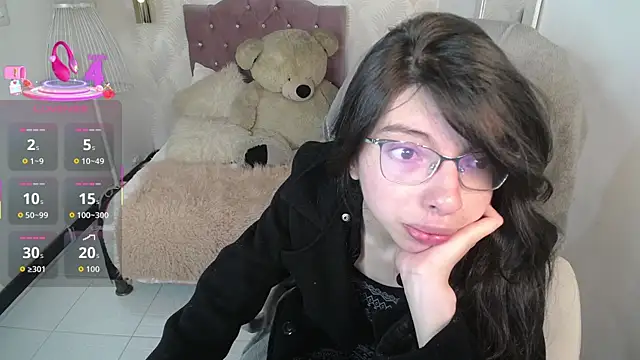 Snapshot of alllyson_ chatting on October 8, 2025, 8:31 pm alllyson online show from October 8, 2025, 8:31 pm