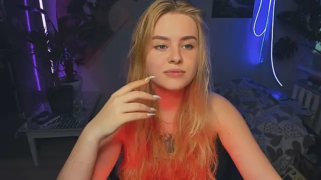 Alexa  Pears online show from September 23, 2025, 2:35 pm