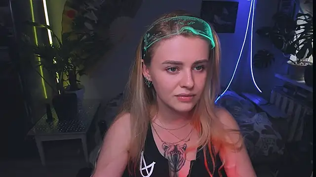 Alexa  Pears online show from September 20, 2025, 2:00 pm