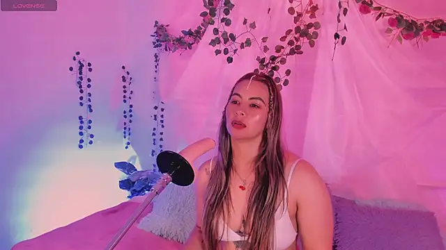 chubbyZoe online show from November 6, 2025, 2:48 am