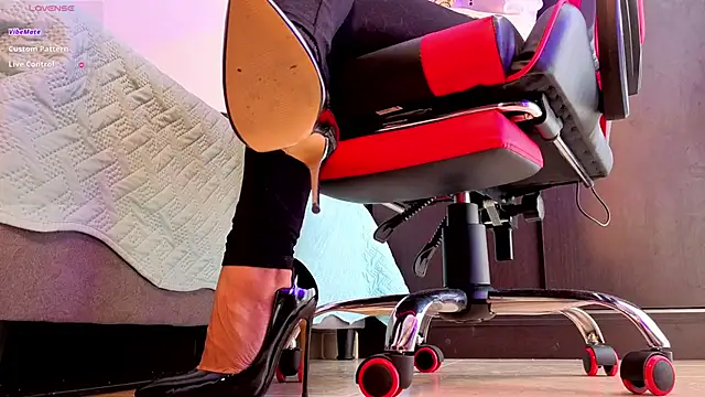 heylovelygirl online show from February 17, 2026, 2:58 pm