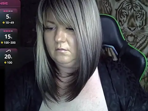 YuliiaSan online show from November 16, 2025, 9:14 am