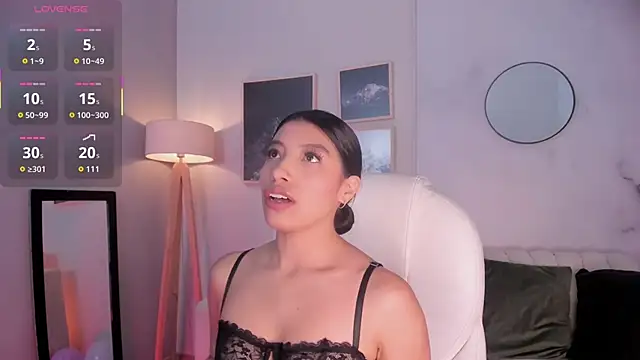 Tiffany Low online show from October 16, 2025, 1:41 pm