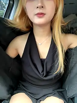 yuki june online show from October 21, 2025, 8:36 am