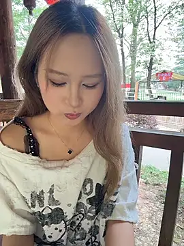 yuki june online show from May 11, 2026, 7:10 am
