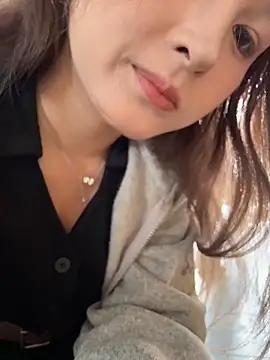 yuki june online show from January 17, 2026, 7:45 am