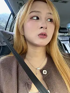 yuki june online show from October 24, 2025, 8:24 am