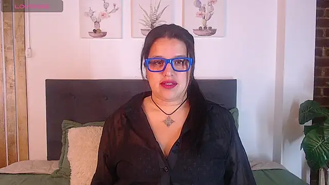 Snapshot of Andrea_secret_ chatting on October 11, 2025, 2:18 pm Andrea secret online show from October 11, 2025, 2:18 pm