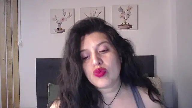 Snapshot of Andrea_secret_ chatting on November 26, 2025, 2:17 pm Andrea secret online show from November 26, 2025, 2:17 pm
