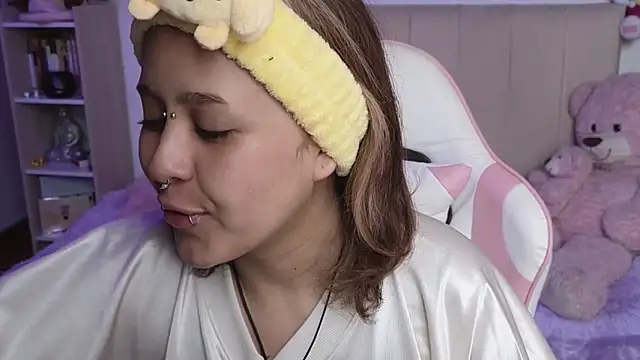 NekoWaifu online show from May 12, 2026, 2:34 pm