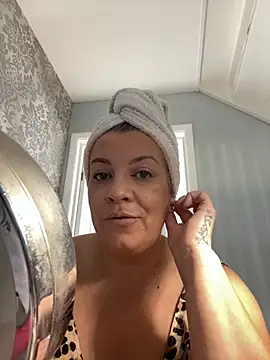 Snapshot of PoppyPrincessxox chatting on October 2, 2025, 9:34 am PoppyPrincessxox online show from October 2, 2025, 9:34 am