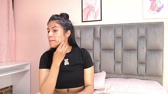 -Aiiilyynn- online show from September 20, 2025, 1:43 am