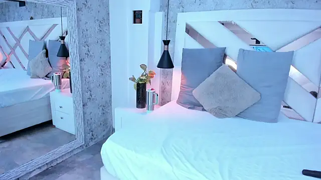 Megan-8 online show from October 14, 2025, 4:13 am