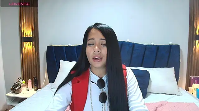 MiaHotmez online show from October 3, 2025, 4:52 pm