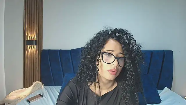 MiaHotmez online show from September 20, 2025, 11:48 am