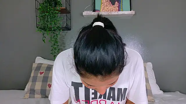 Snapshot of SarahEvans___ chatting on November 11, 2025, 7:41 pm SarahEvans online show from November 11, 2025, 7:41 pm