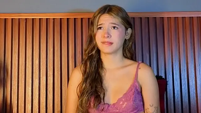 Snapshot of VictoriaSpark chatting on October 30, 2025, 12:14 pm VictoriaSpark online show from October 30, 2025, 12:14 pm