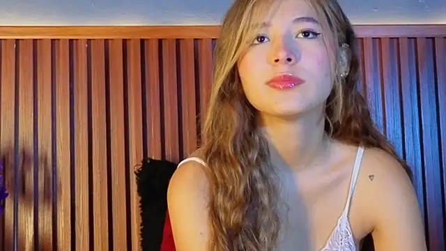 Snapshot of VictoriaSpark chatting on October 27, 2025, 12:28 pm VictoriaSpark online show from October 27, 2025, 12:28 pm