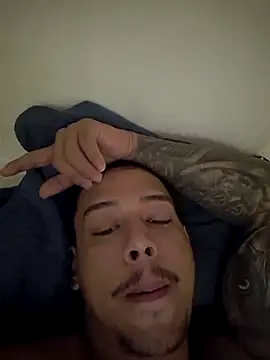 maicon9339 online show from November 17, 2025, 8:46 pm