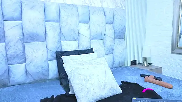 sofiagutierrez   online show from November 21, 2025, 3:27 am