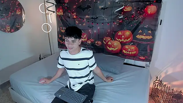 Peter chase online show from October 8, 2025, 11:49 pm