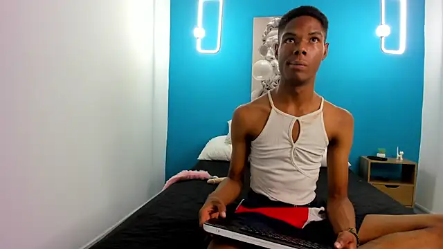 Sebastian Ortizdy online show from September 29, 2025, 8:36 pm