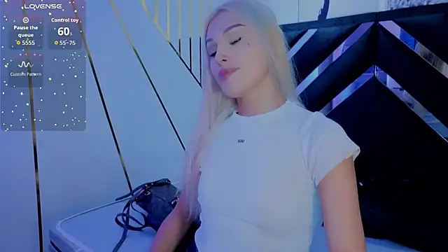 Angel-dragun online show from April 15, 2026, 3:01 am