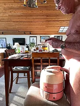 Snapshot of Nataku10 chatting on December 2, 2025, 10:55 pm Nataku10 online show from December 2, 2025, 10:55 pm