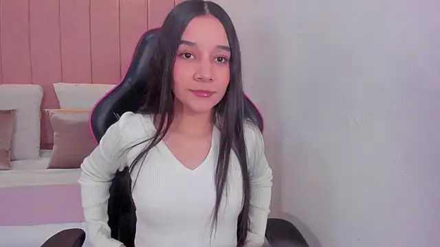 hanna jhonnes online show from September 23, 2025, 12:34 pm
