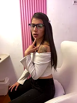 Violet-AH online show from September 19, 2025, 2:37 am