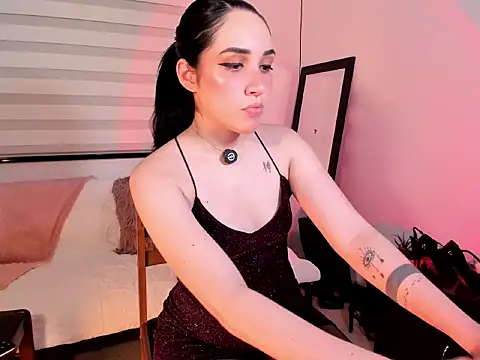 SarahCastillo  online show from December 4, 2025, 1:59 am