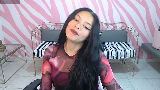 Snapshot of maddie__cute chatting on October 2, 2025, 8:12 pm maddie cute online show from October 2, 2025, 8:12 pm