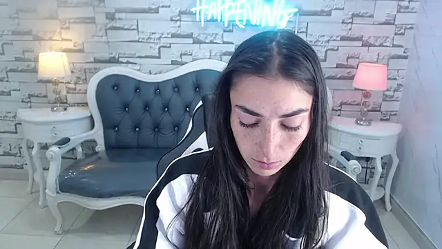 Maily a  online show from January 18, 2026, 1:03 pm