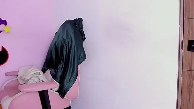 Yuni kim online show from October 29, 2025, 1:21 pm