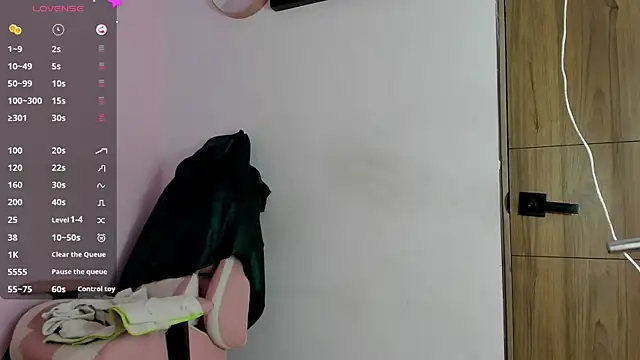 Yuni kim online show from November 26, 2025, 3:23 pm