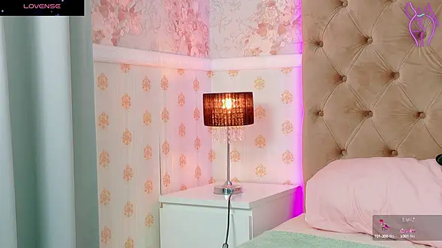 CoraVex online show from October 8, 2025, 4:14 am